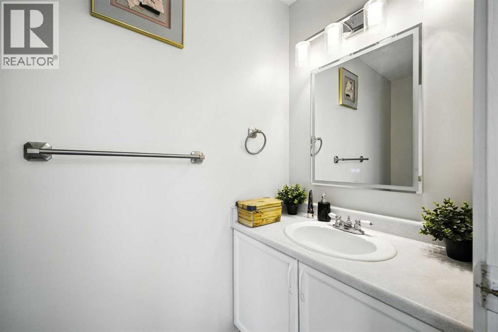 Single Family House for Sale in  Erin Road  SE Erin Woods Calgary 