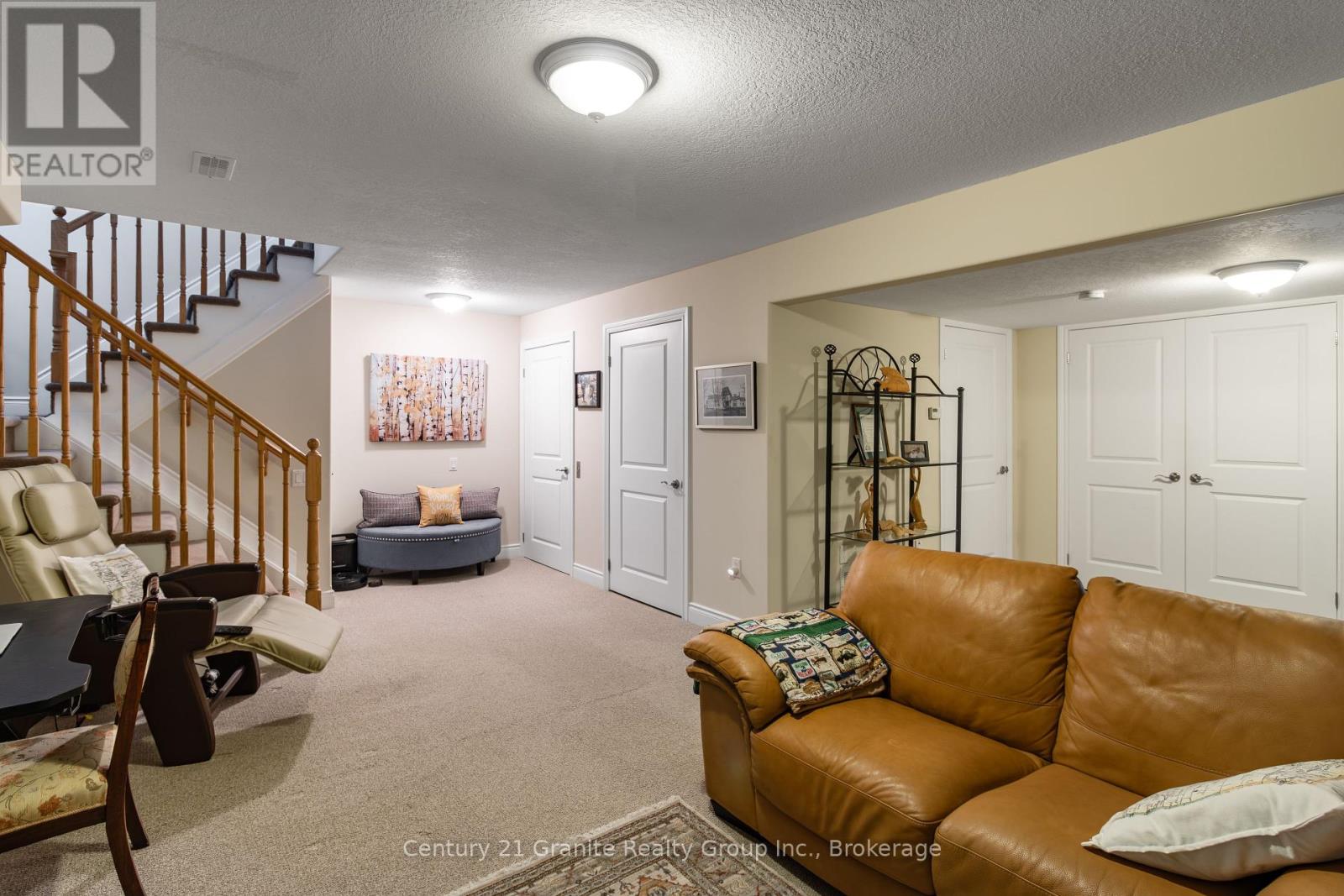 Photo 42 of 44 Webb Circle, Dysart Et Al ON