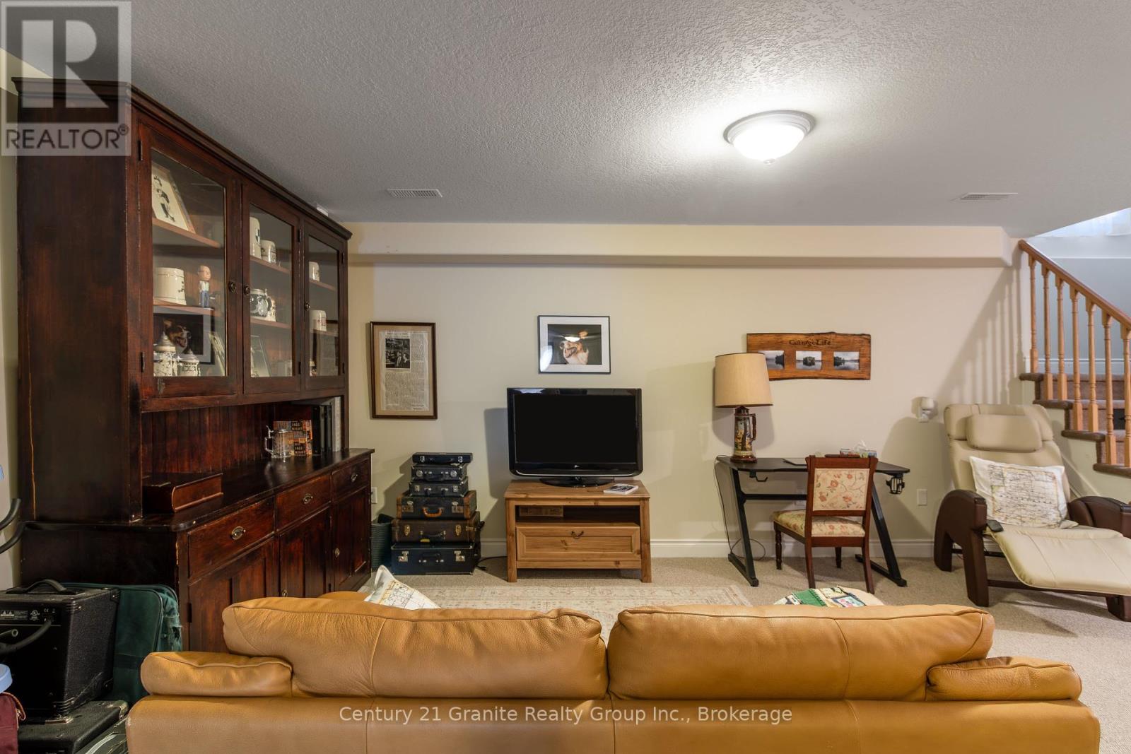 Photo 20 of 44 Webb Circle, Dysart Et Al ON