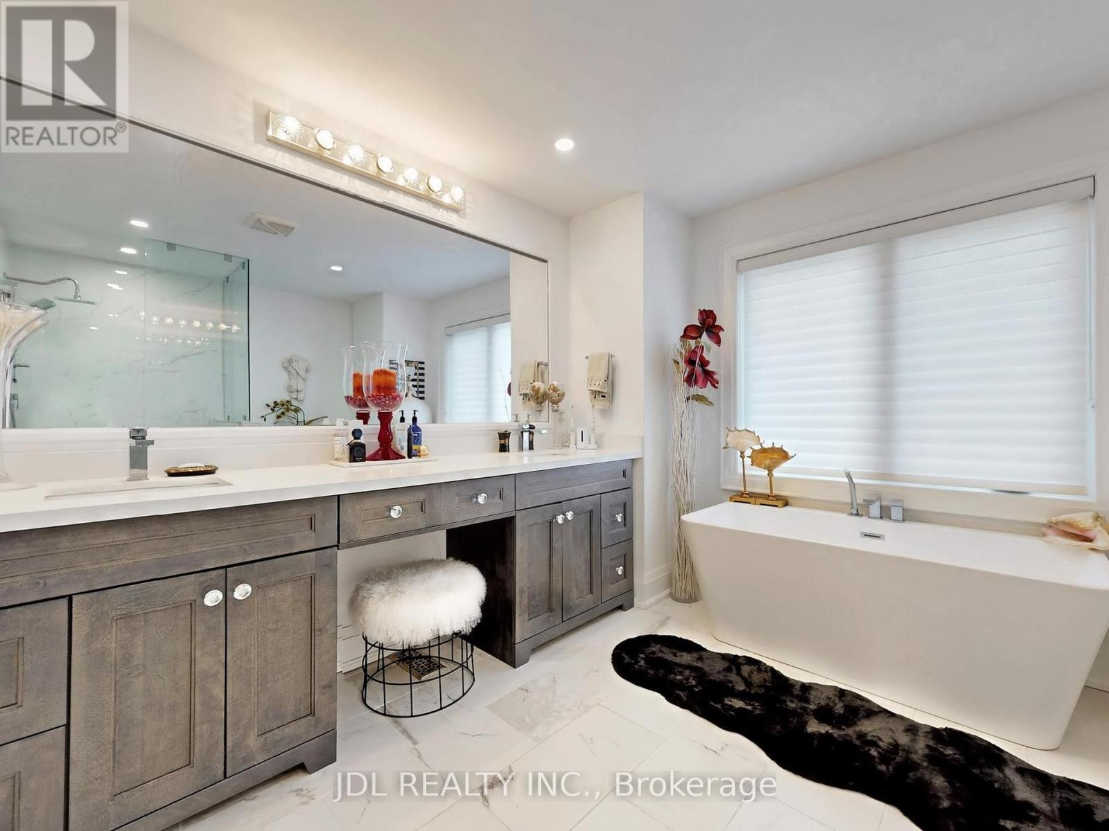 Photo 8 of 11 Hedge Road, Georgina ON