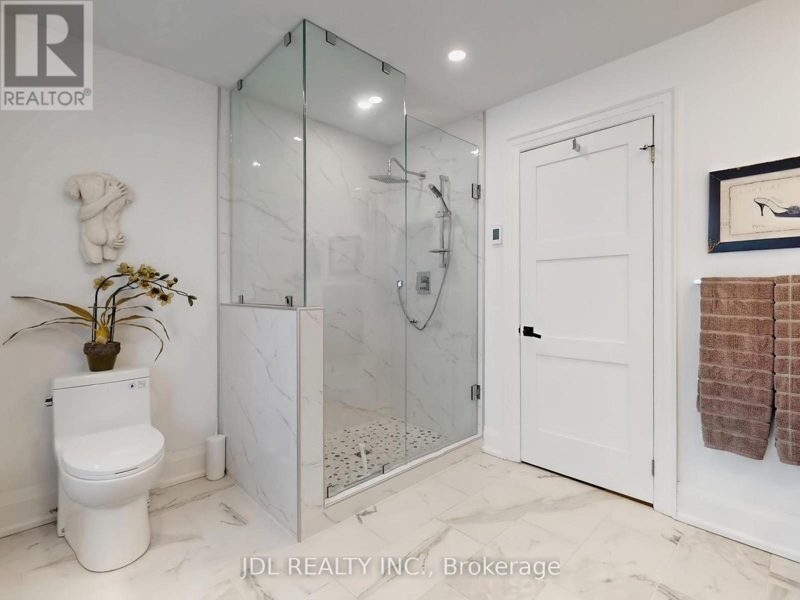 Photo 6 of 11 Hedge Road, Georgina ON