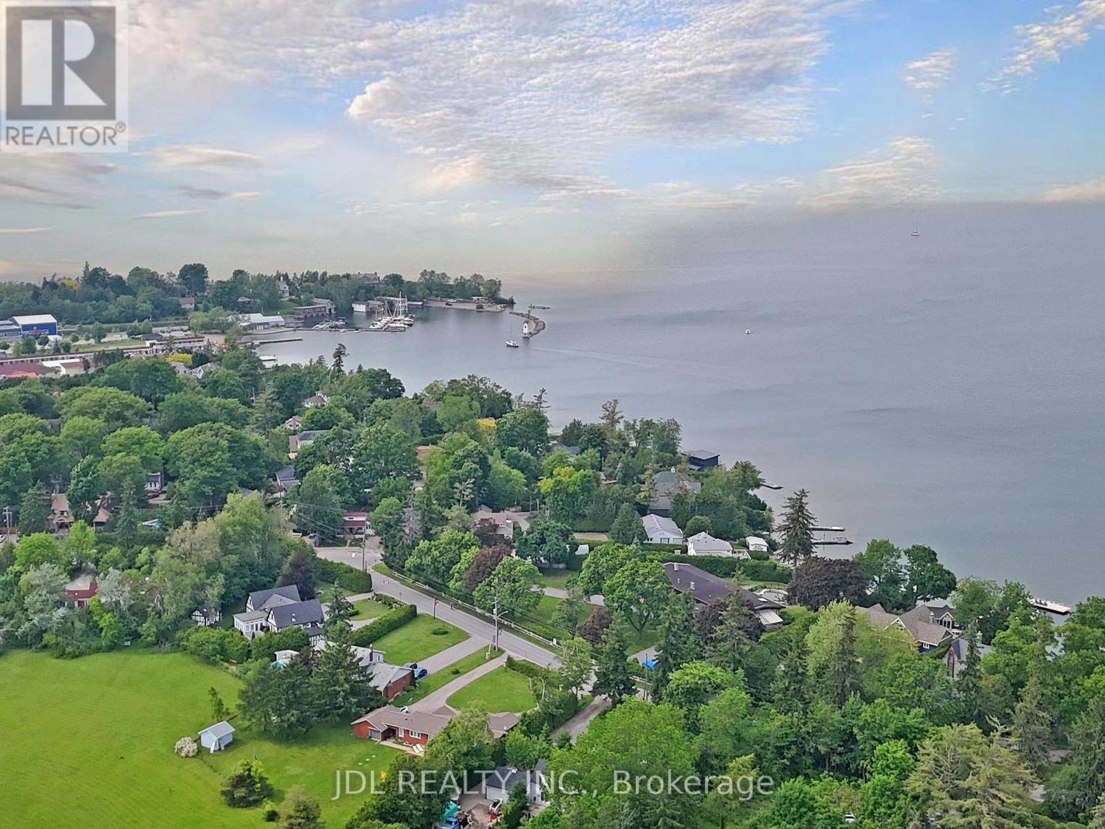 Photo 16 of 11 Hedge Road, Georgina ON
