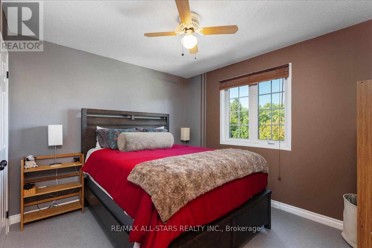 Photo 13 of 3 Hattie Court, Georgina ON