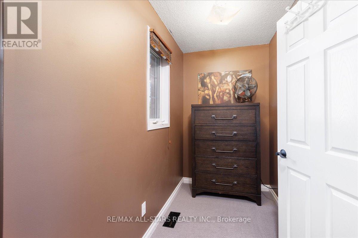 Photo 14 of 3 Hattie Court, Georgina ON