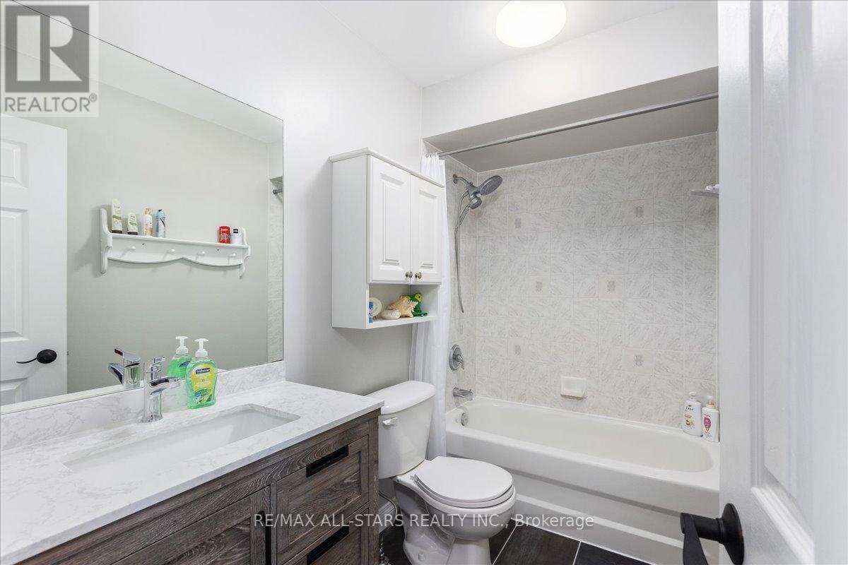 Photo 15 of 3 Hattie Court, Georgina ON