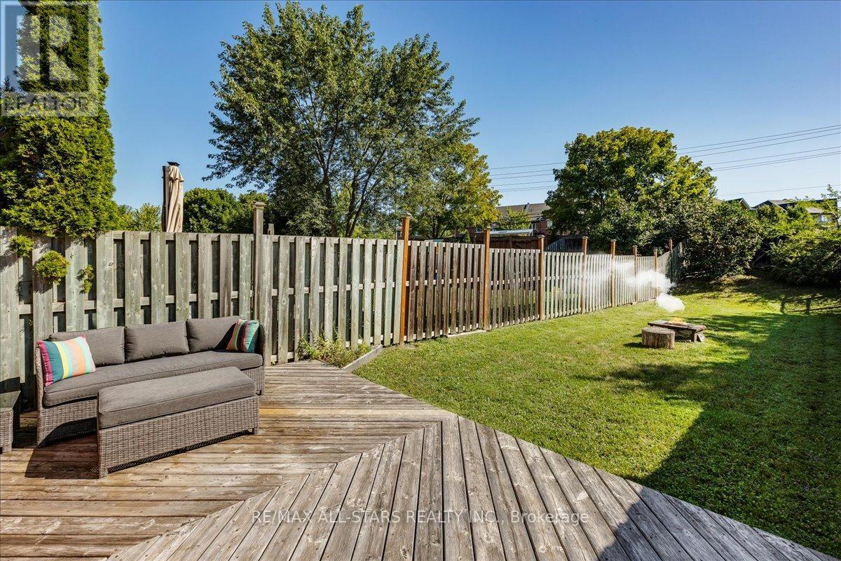 Photo 19 of 3 Hattie Court, Georgina ON