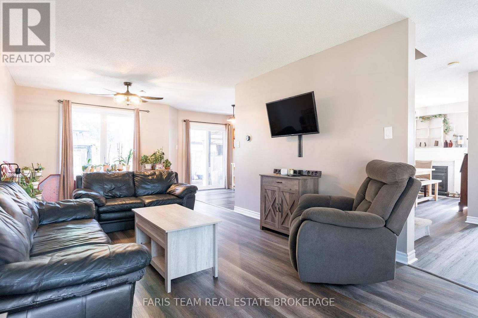Photo 3 of 113 Ruffet Drive, Barrie ON