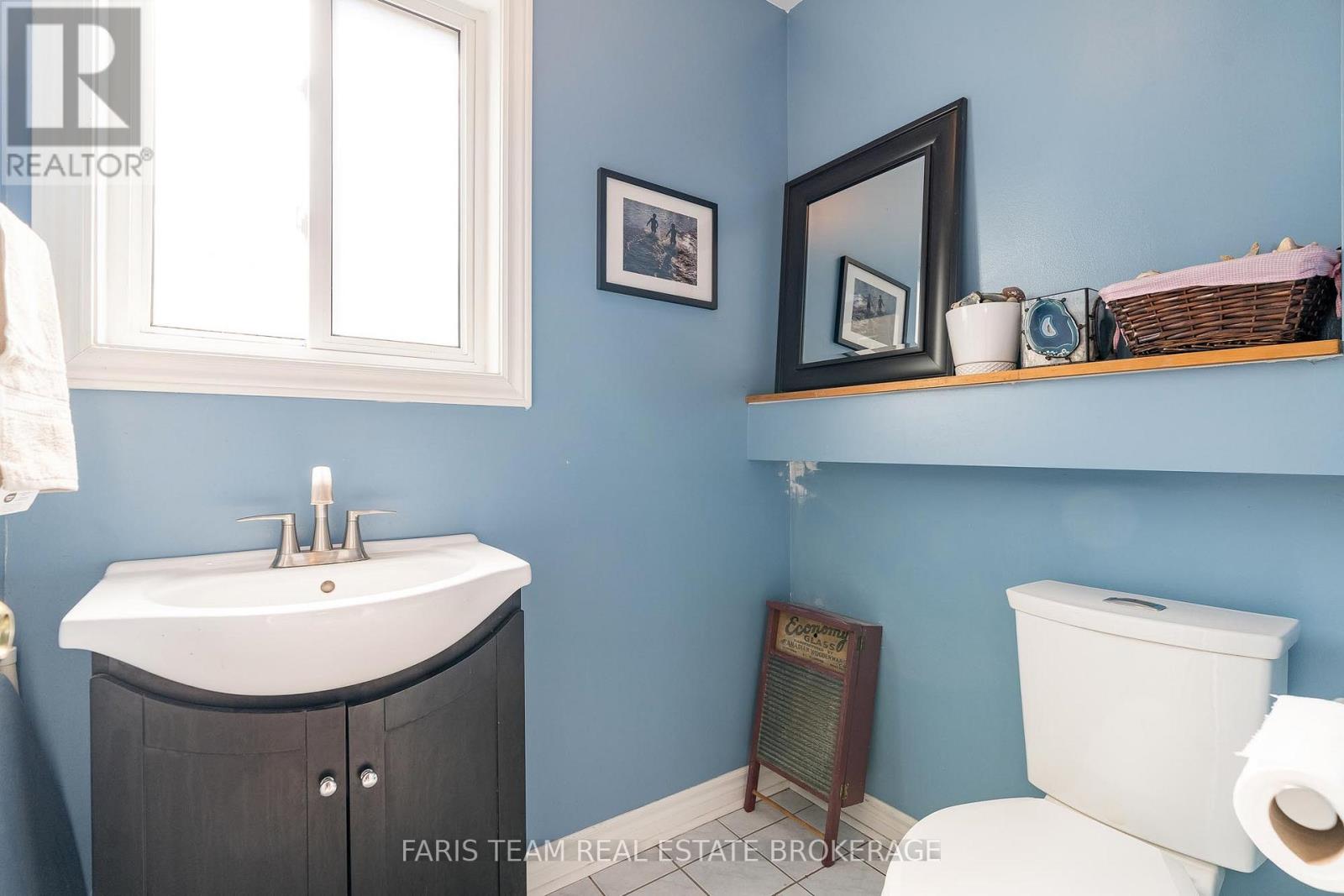 Photo 10 of 113 Ruffet Drive, Barrie ON