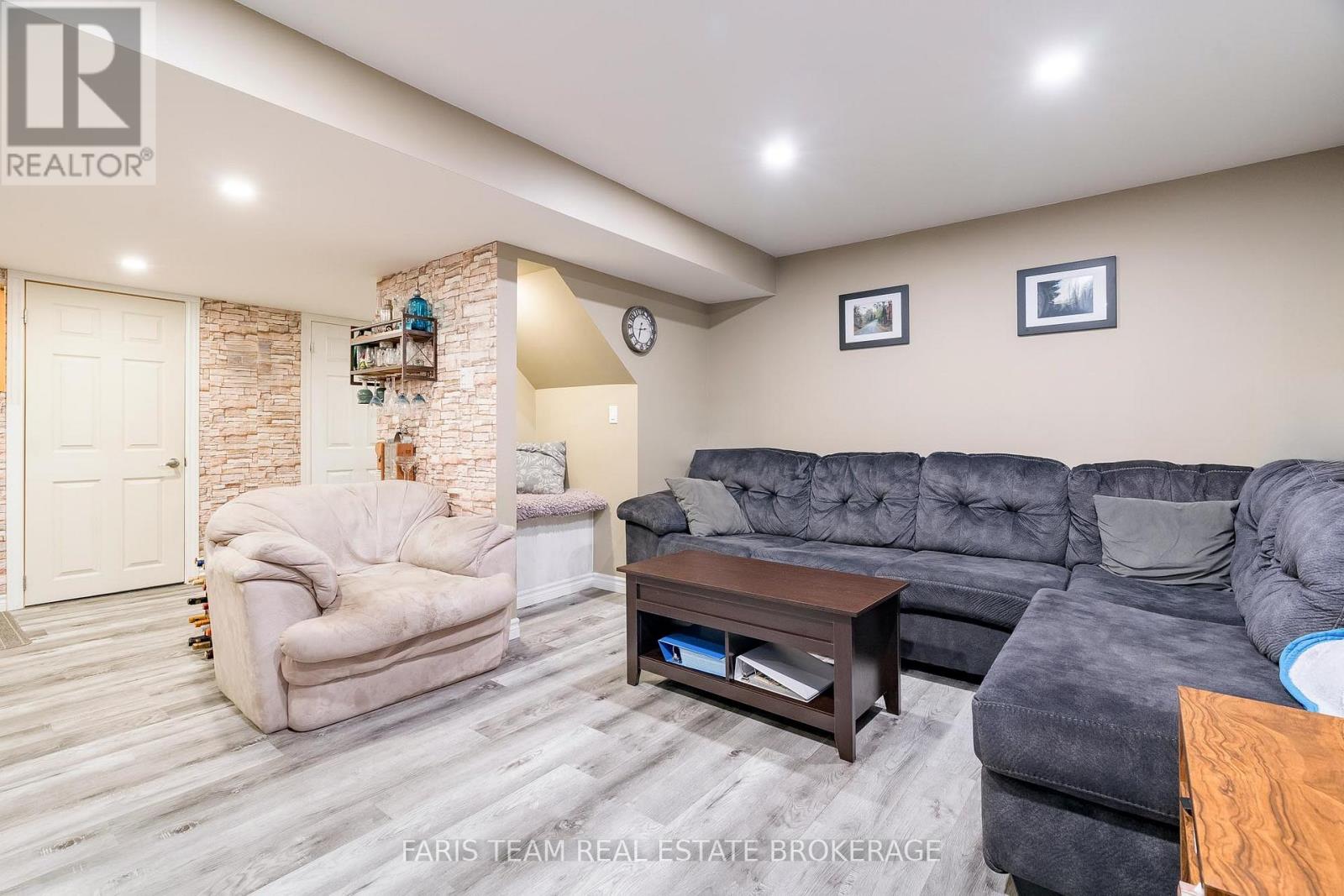 Photo 8 of 113 Ruffet Drive, Barrie ON