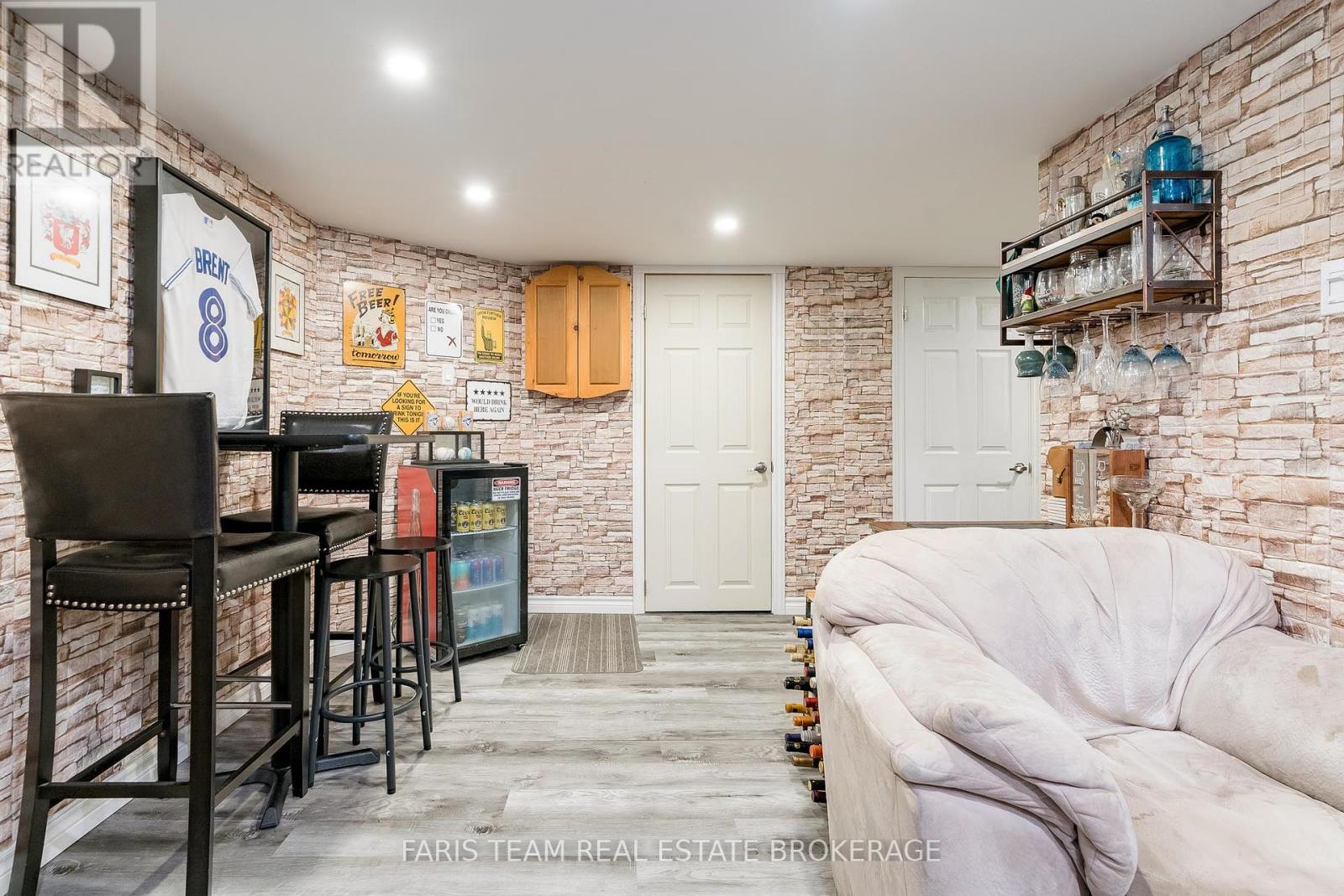 Photo 33 of 113 Ruffet Drive, Barrie ON