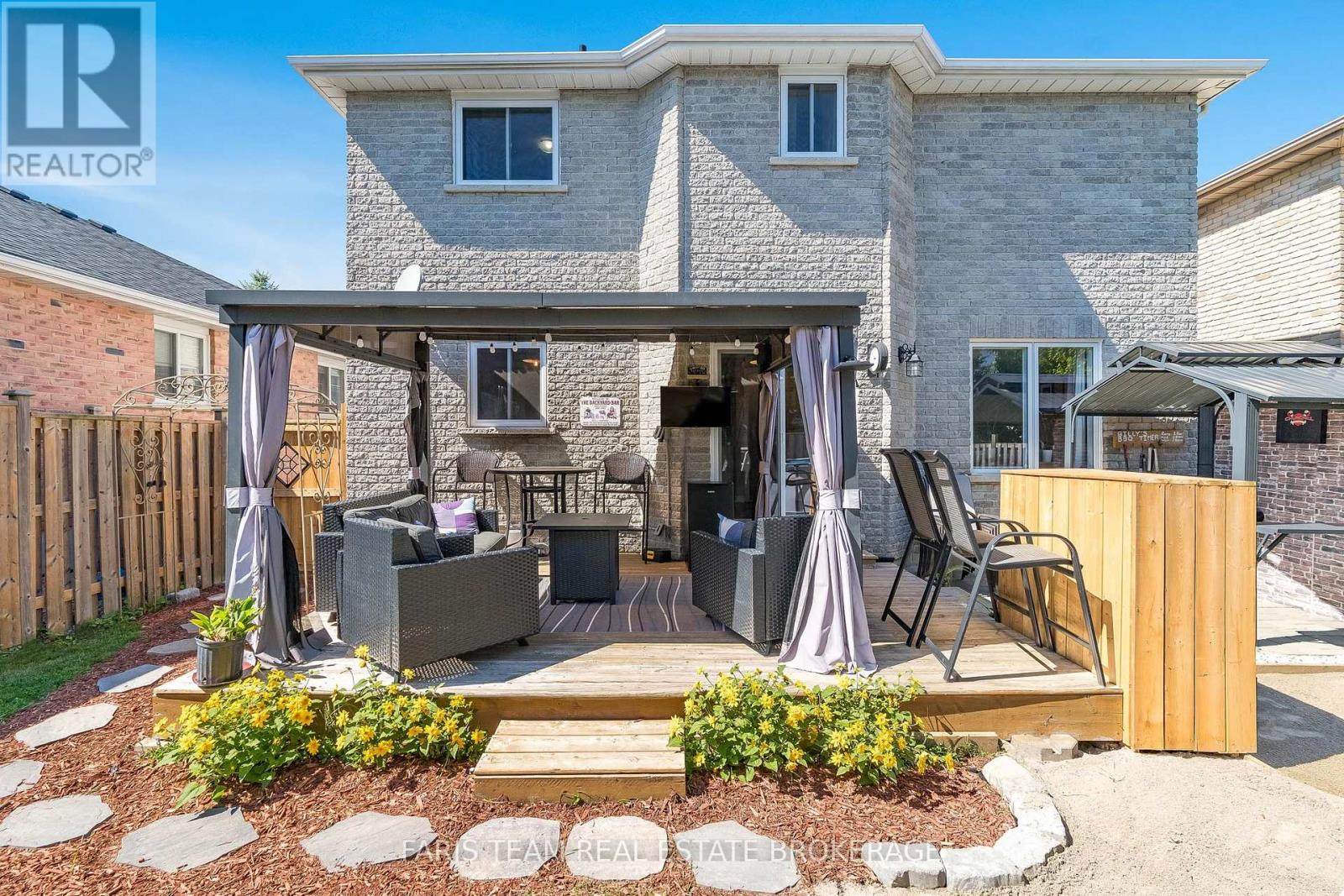 Photo 2 of 113 Ruffet Drive, Barrie ON
