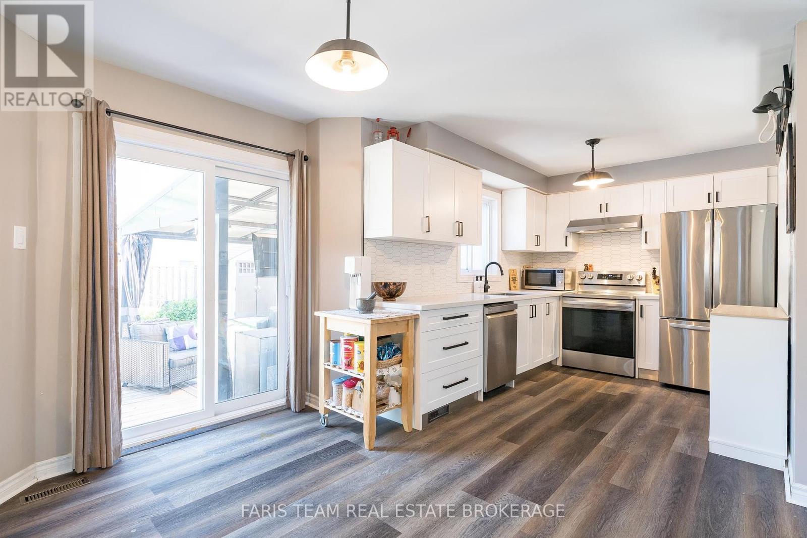 Photo 29 of 113 Ruffet Drive, Barrie ON