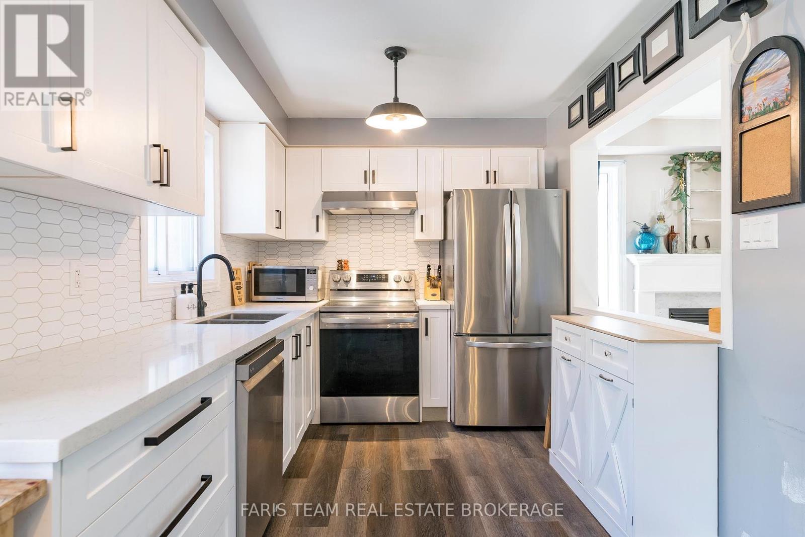 Photo 23 of 113 Ruffet Drive, Barrie ON