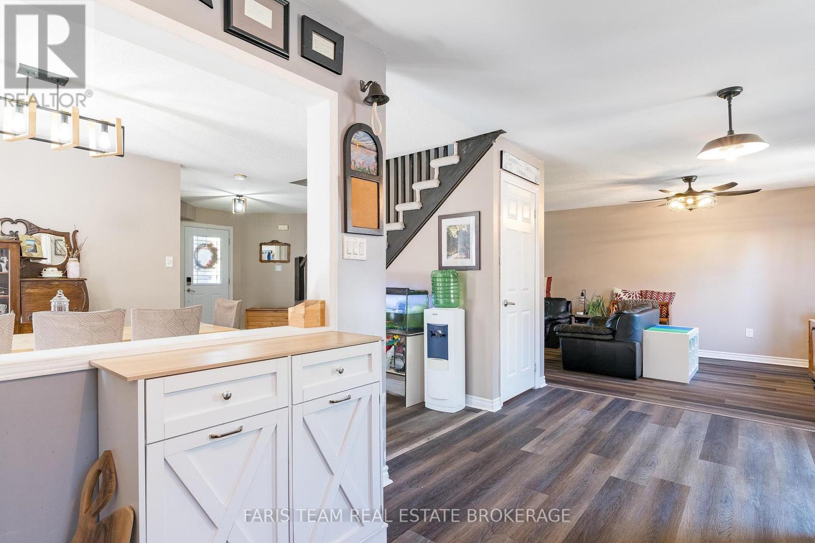 Photo 32 of 113 Ruffet Drive, Barrie ON