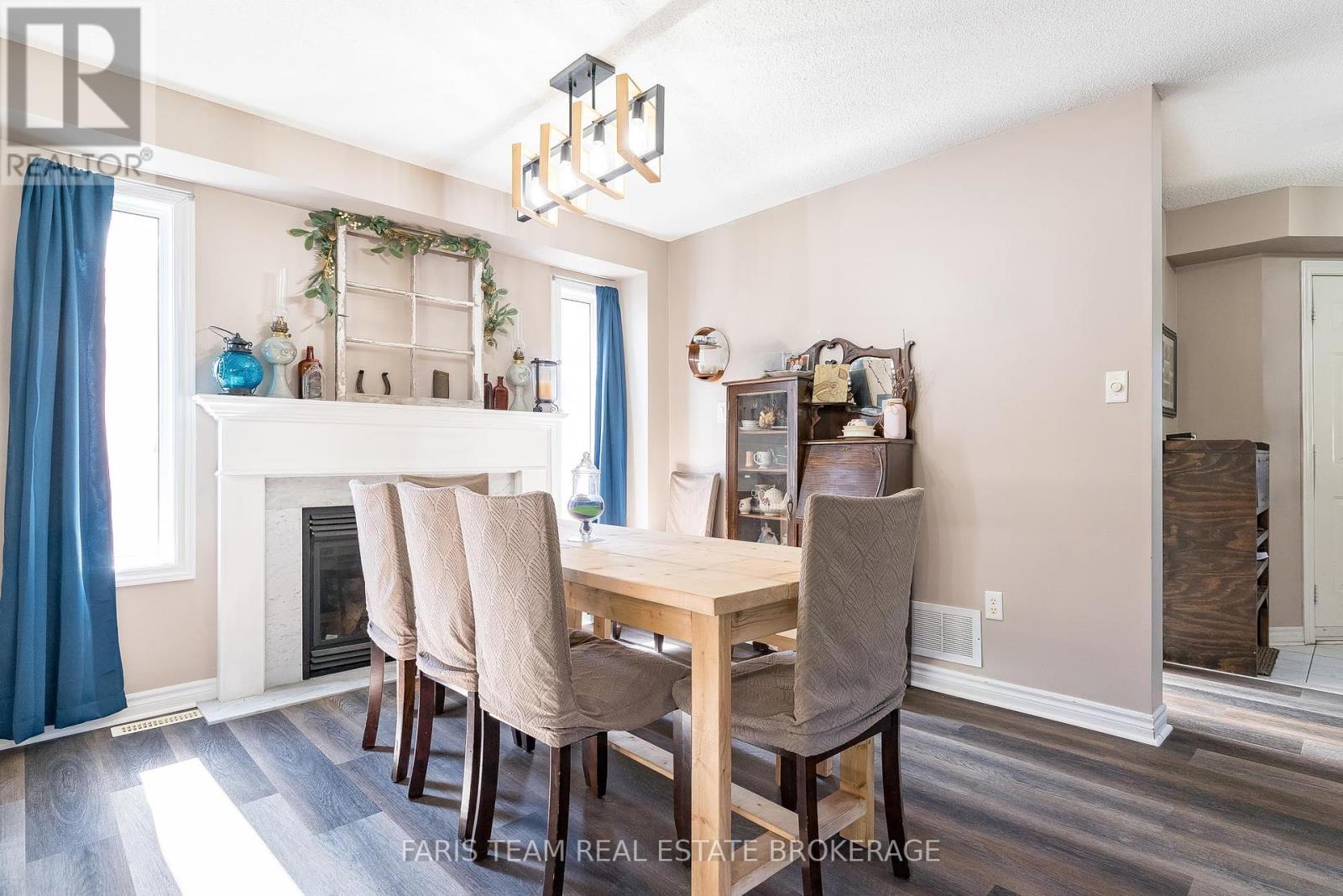 Photo 22 of 113 Ruffet Drive, Barrie ON
