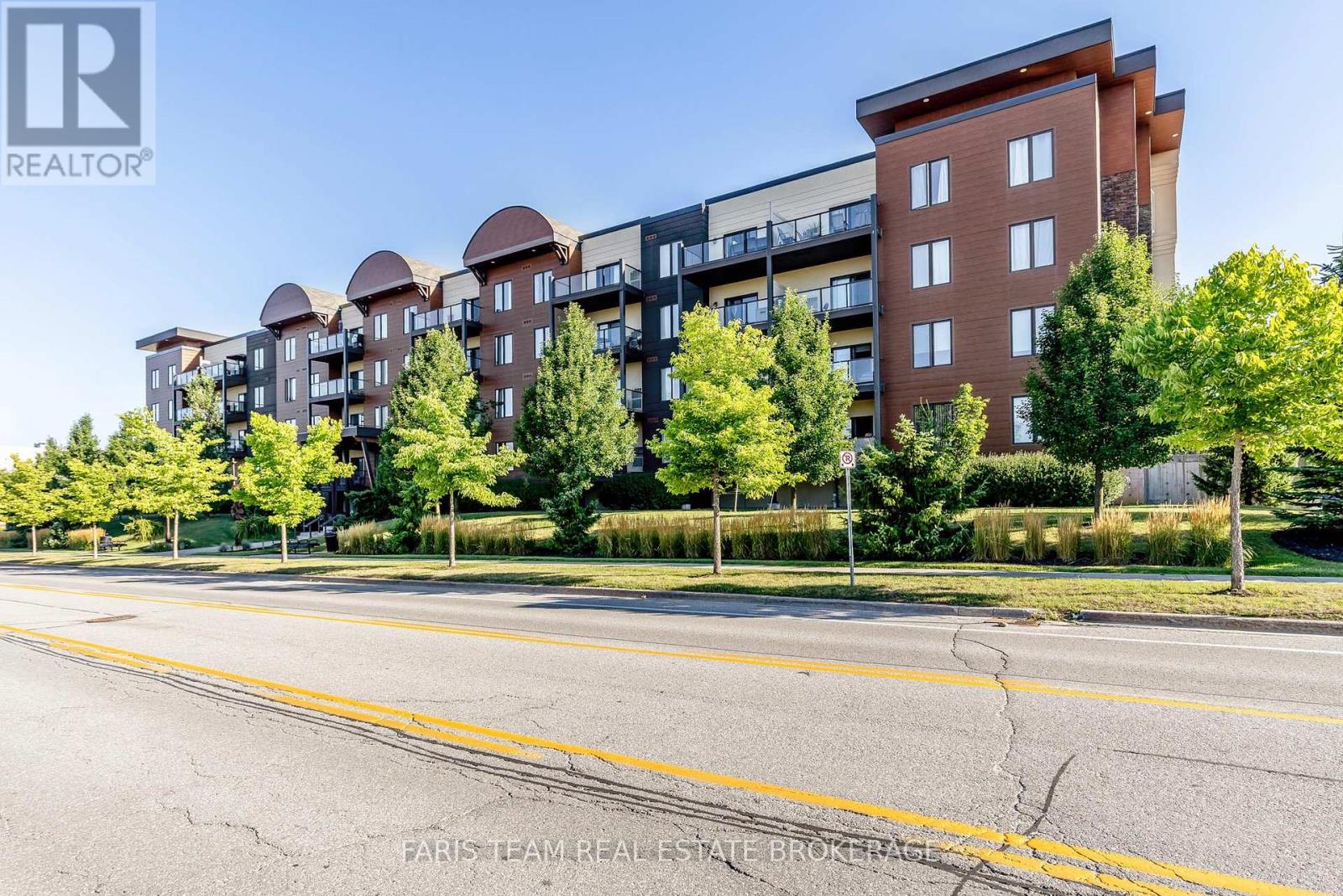 Photo 28 of 211 100 Dean Avenue, Barrie ON