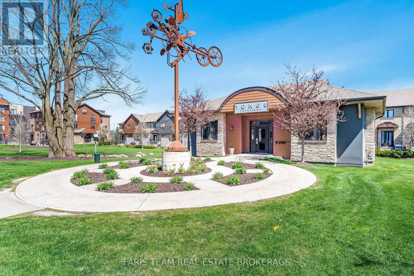 Photo 5 of 211 100 Dean Avenue, Barrie ON