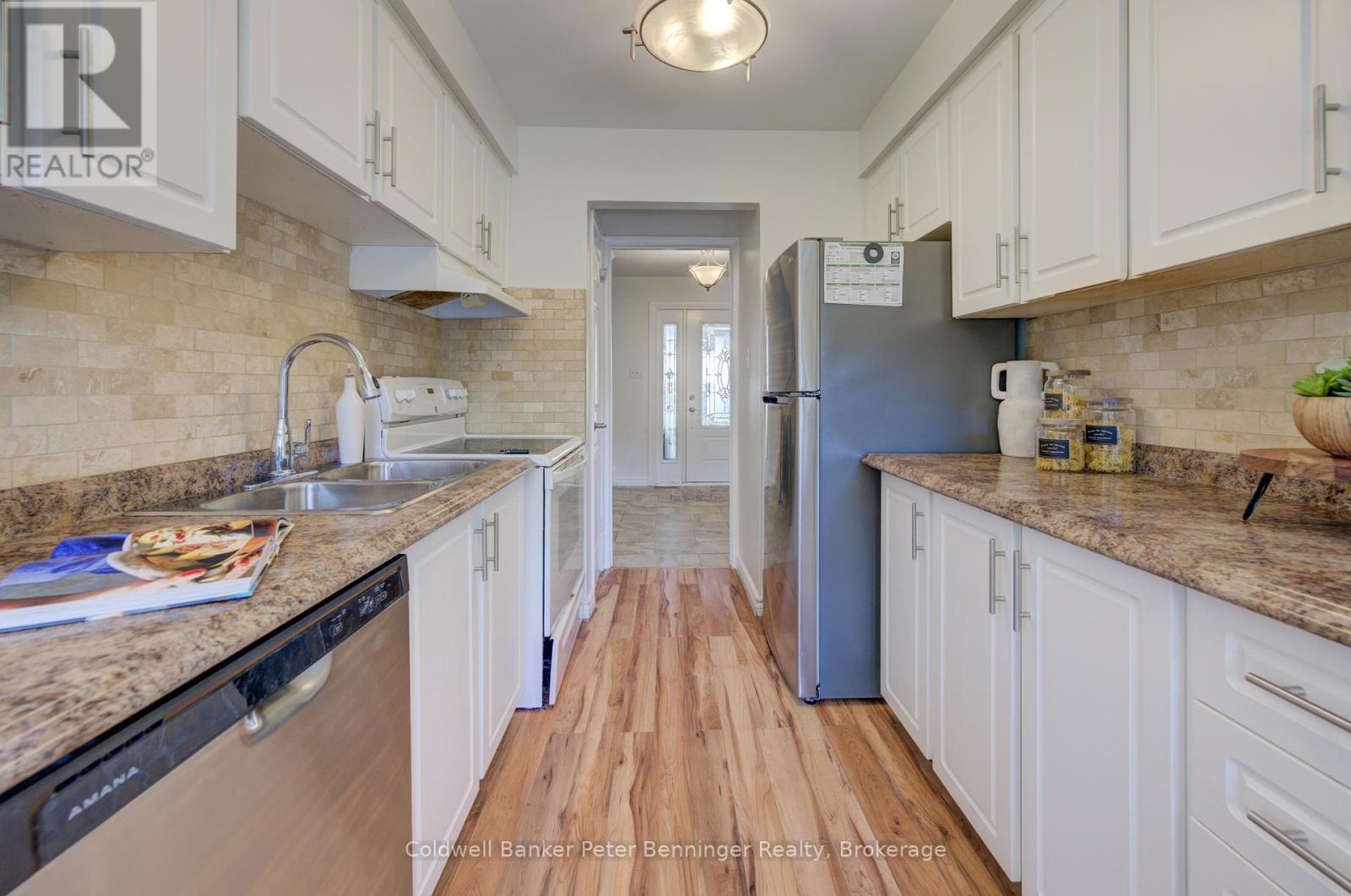Photo 18 of 161 Satok Crescent, Milton ON
