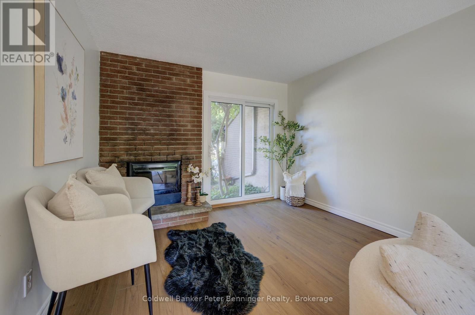 Photo 7 of 161 Satok Crescent, Milton ON