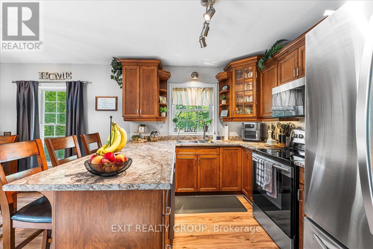 Photo 44 of 1262 Quin Mo Lac Road, Tweed ON