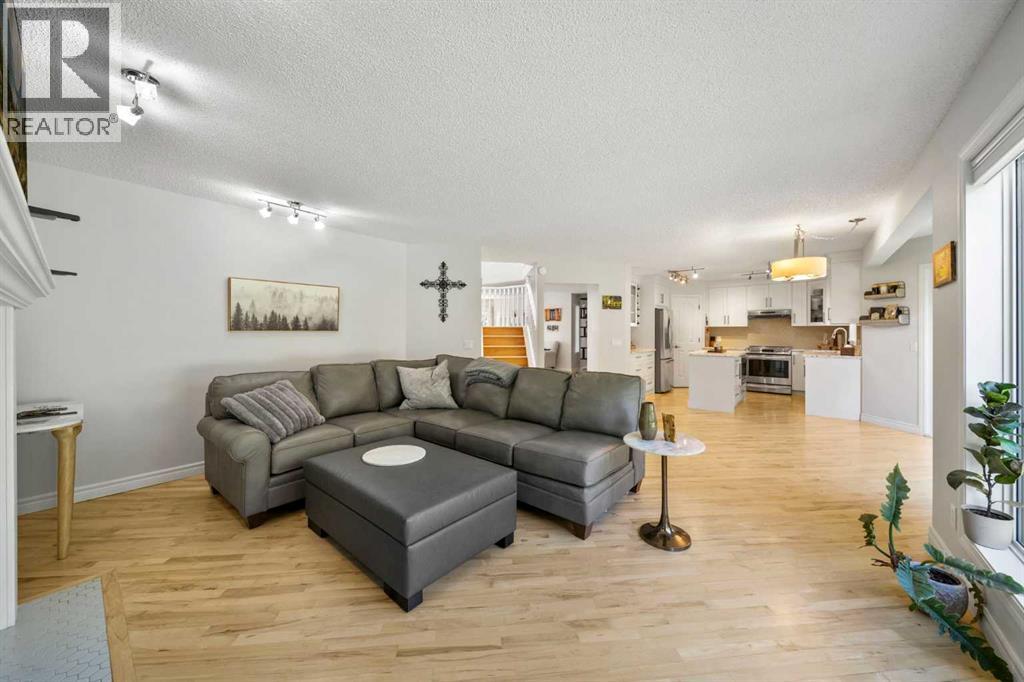 Single Family House for Sale in  Mountain Park Drive SE McKenzie Lake Calgary 