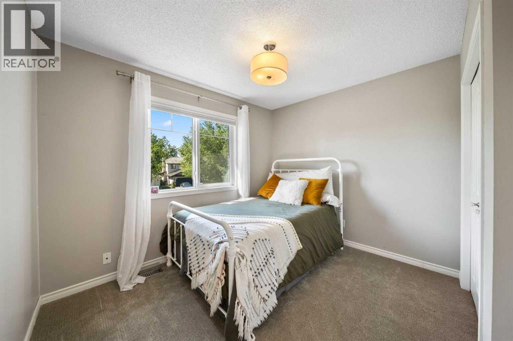 Single Family House for Sale in  Mountain Park Drive SE McKenzie Lake Calgary 