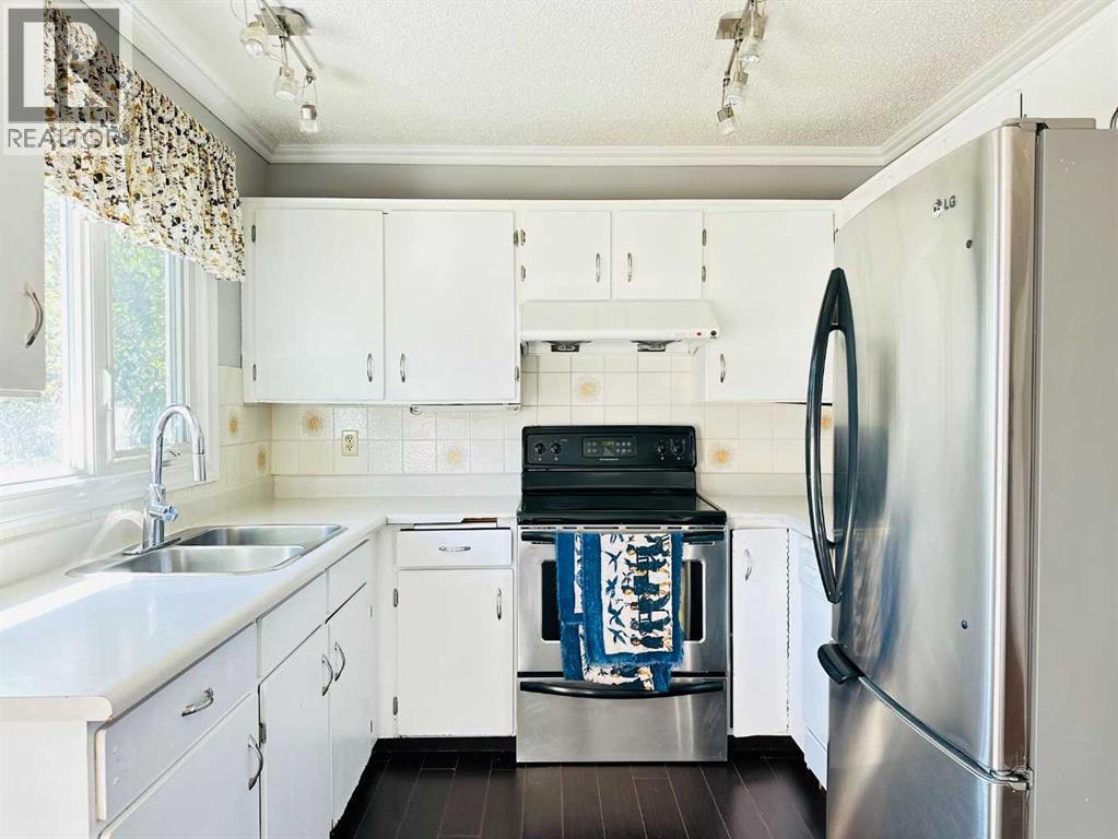 Single Family House Bungalow for Sale in  Berwick Rise NW Beddington Heights Calgary 