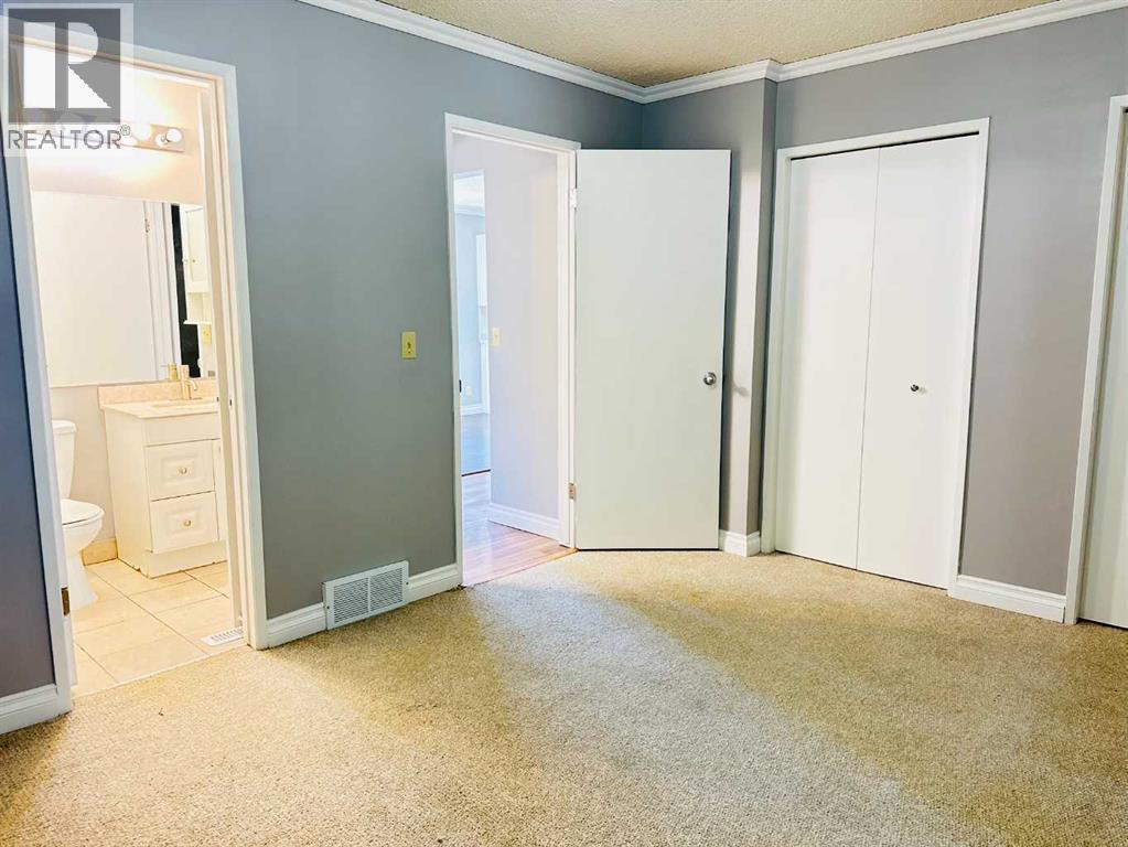 Single Family House Bungalow for Sale in  Berwick Rise NW Beddington Heights Calgary 