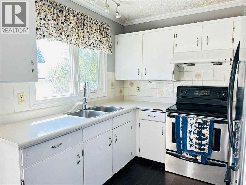Single Family House Bungalow for Sale in  Berwick Rise NW Beddington Heights Calgary 