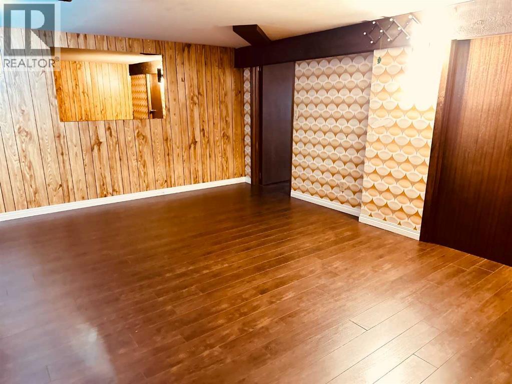 Single Family House Bungalow for Sale in  Berwick Rise NW Beddington Heights Calgary 