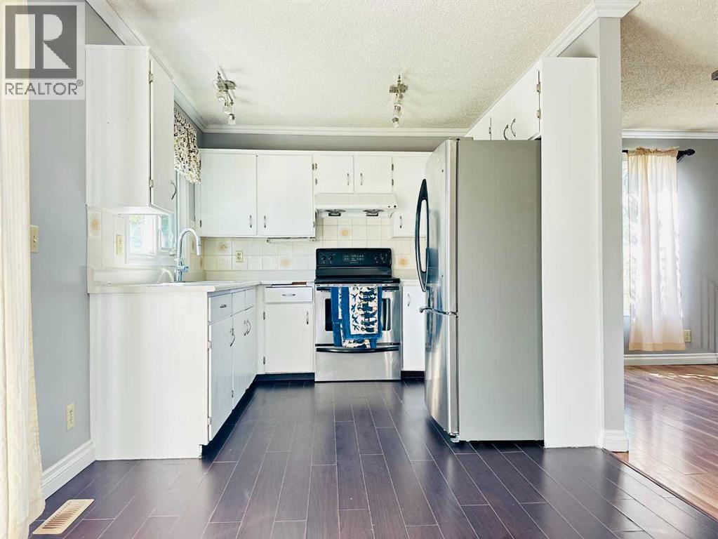 Single Family House Bungalow for Sale in  Berwick Rise NW Beddington Heights Calgary 