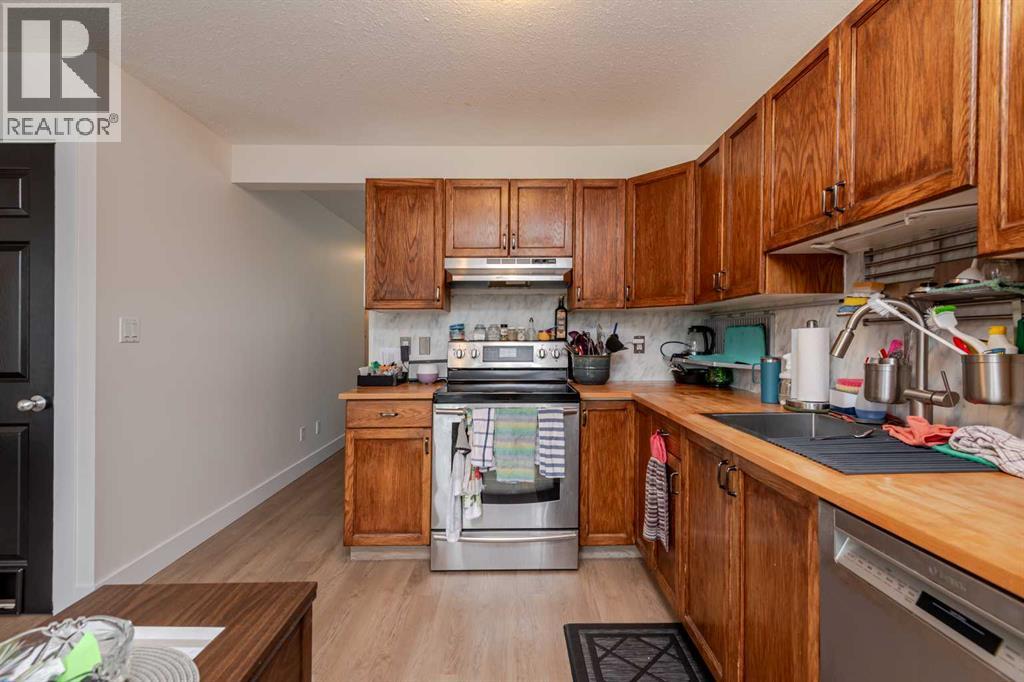 Photo 11 of 106 9140 101 Avenue, Grande Prairie AB