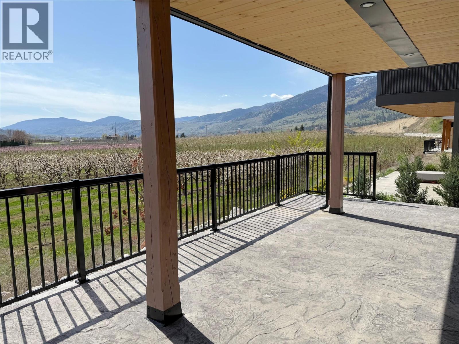 1217 Copper Road, Oliver