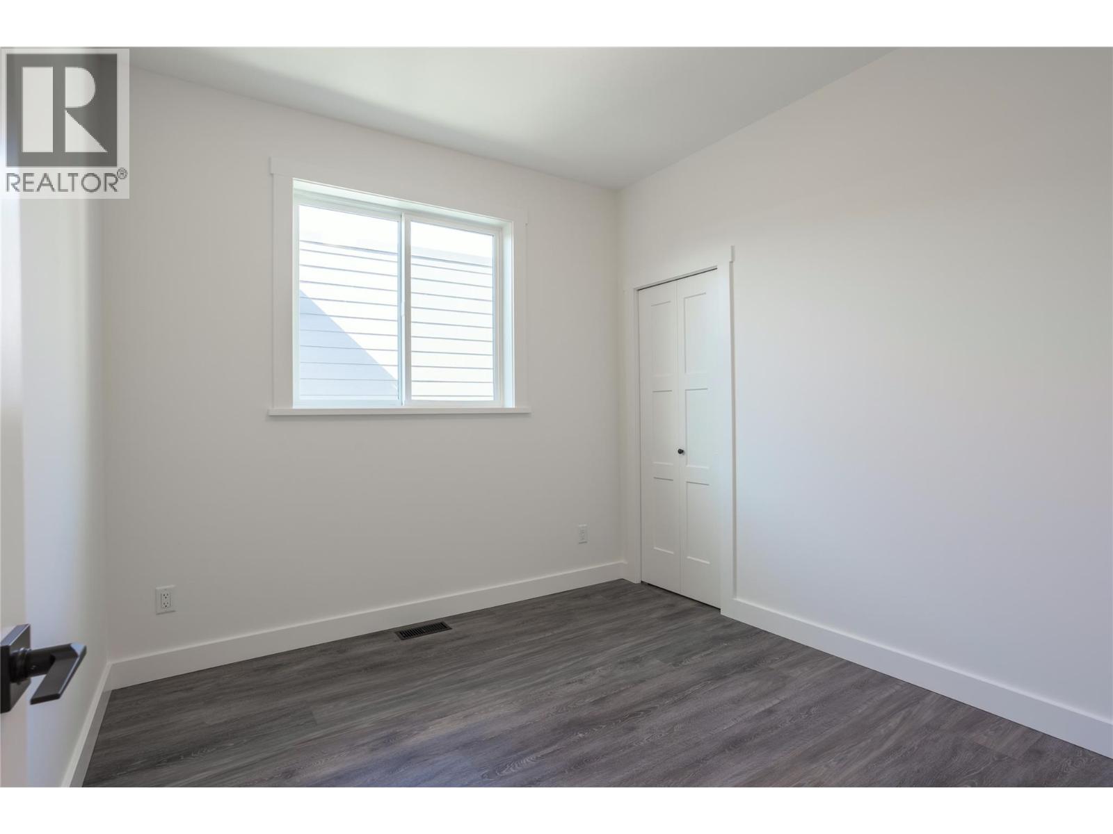 1217 Copper Road, Oliver