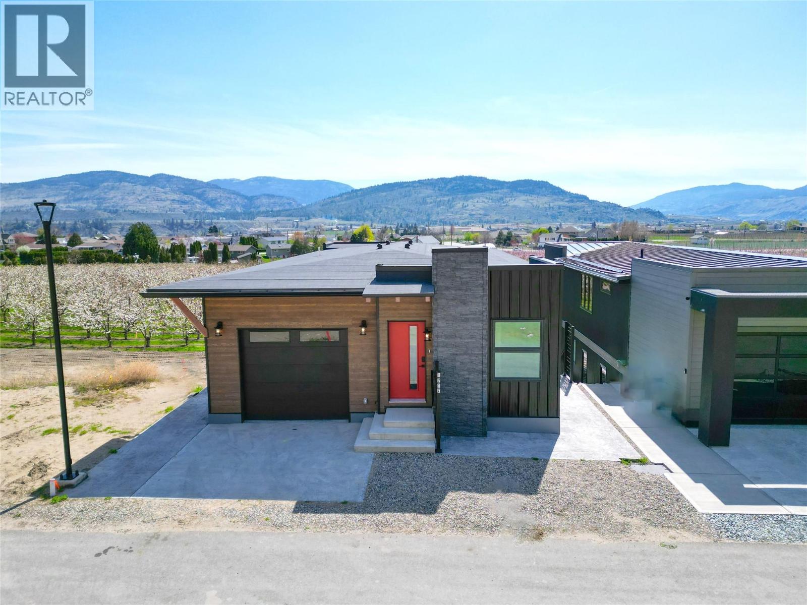 1217 Copper Road, Oliver