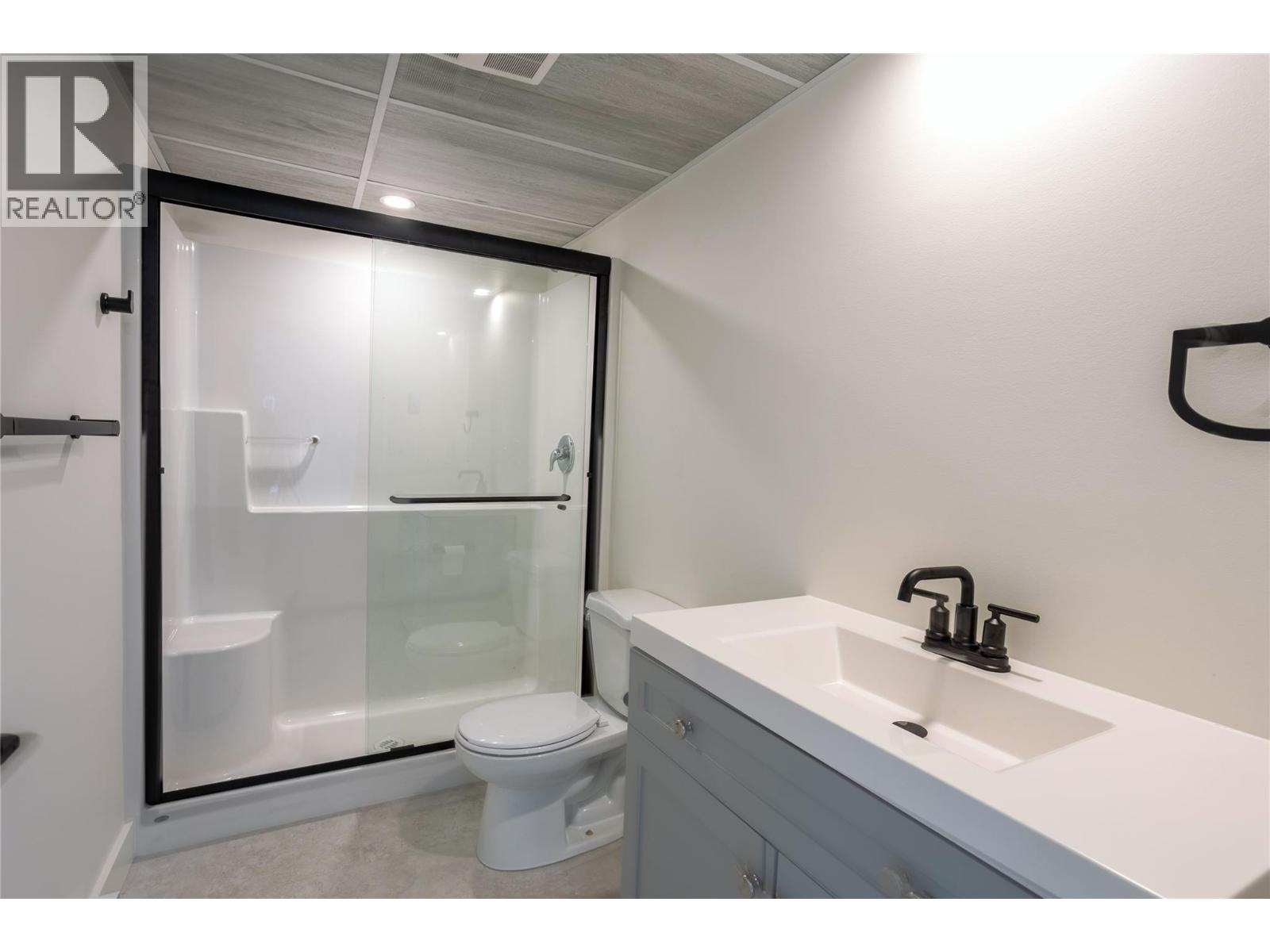 1217 Copper Road, Oliver