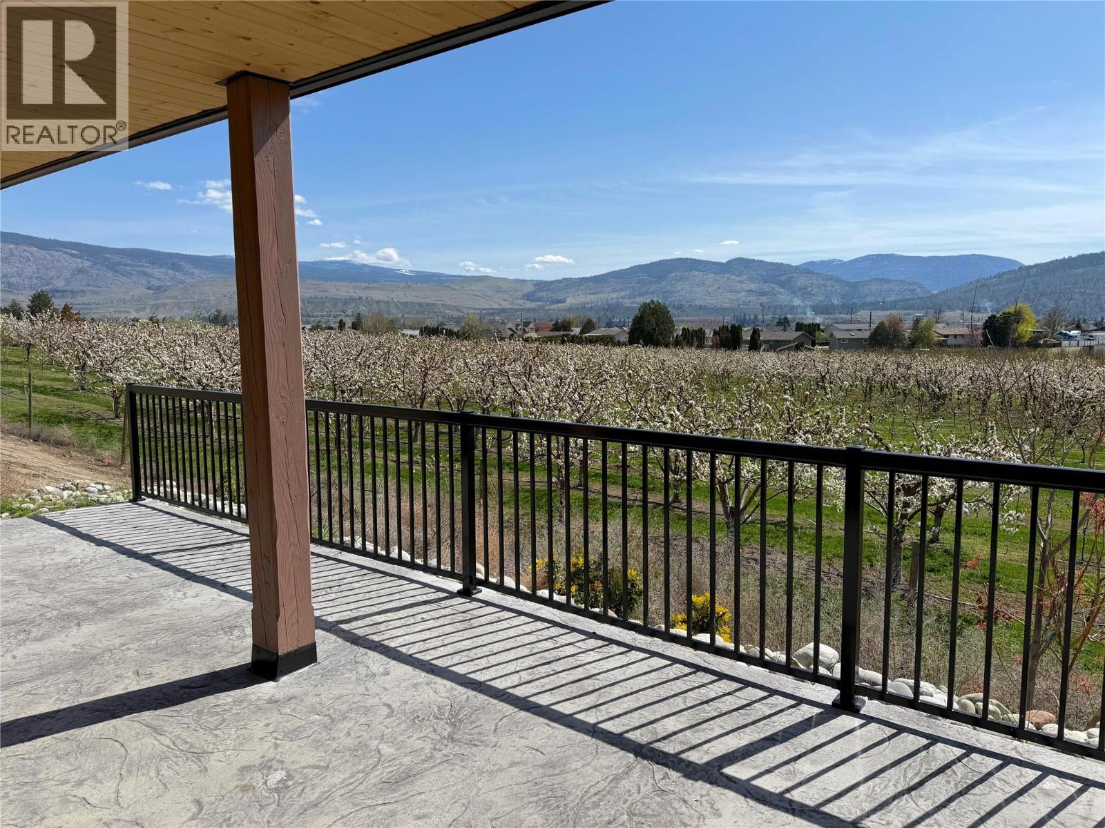 1217 Copper Road, Oliver