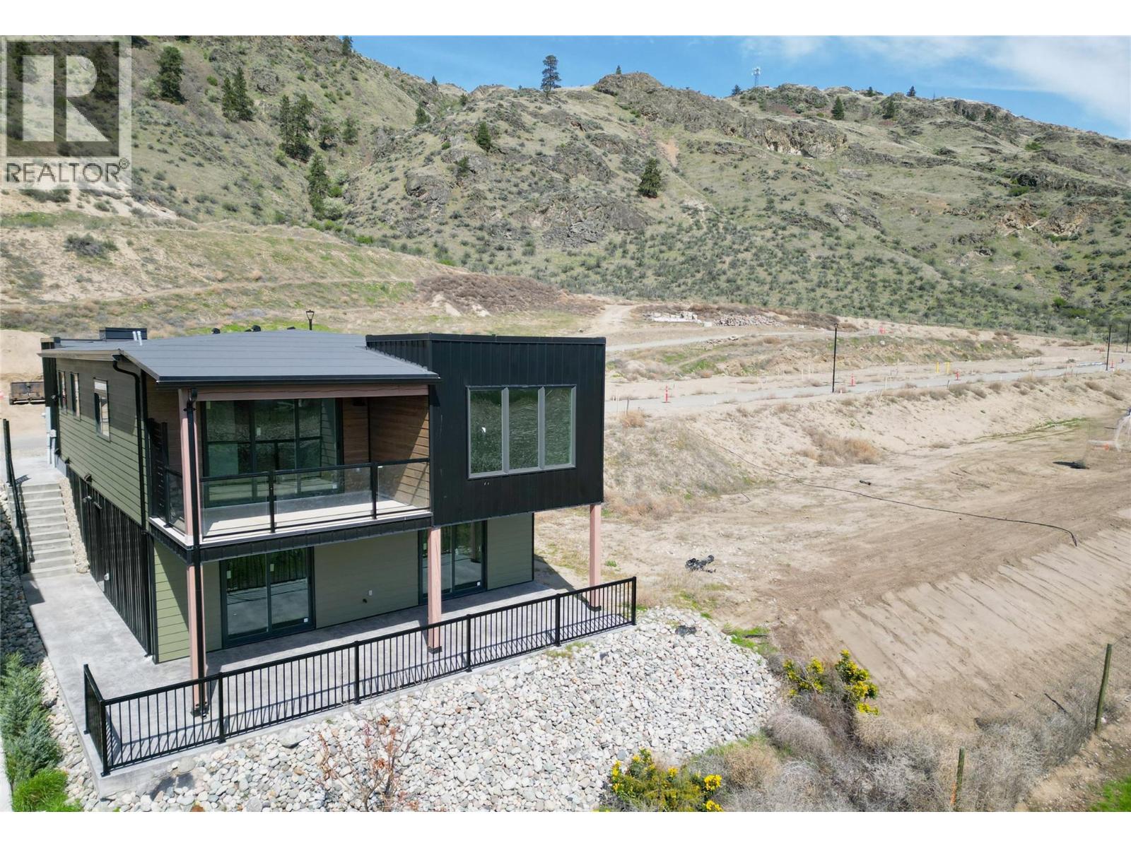 1217 Copper Road, Oliver