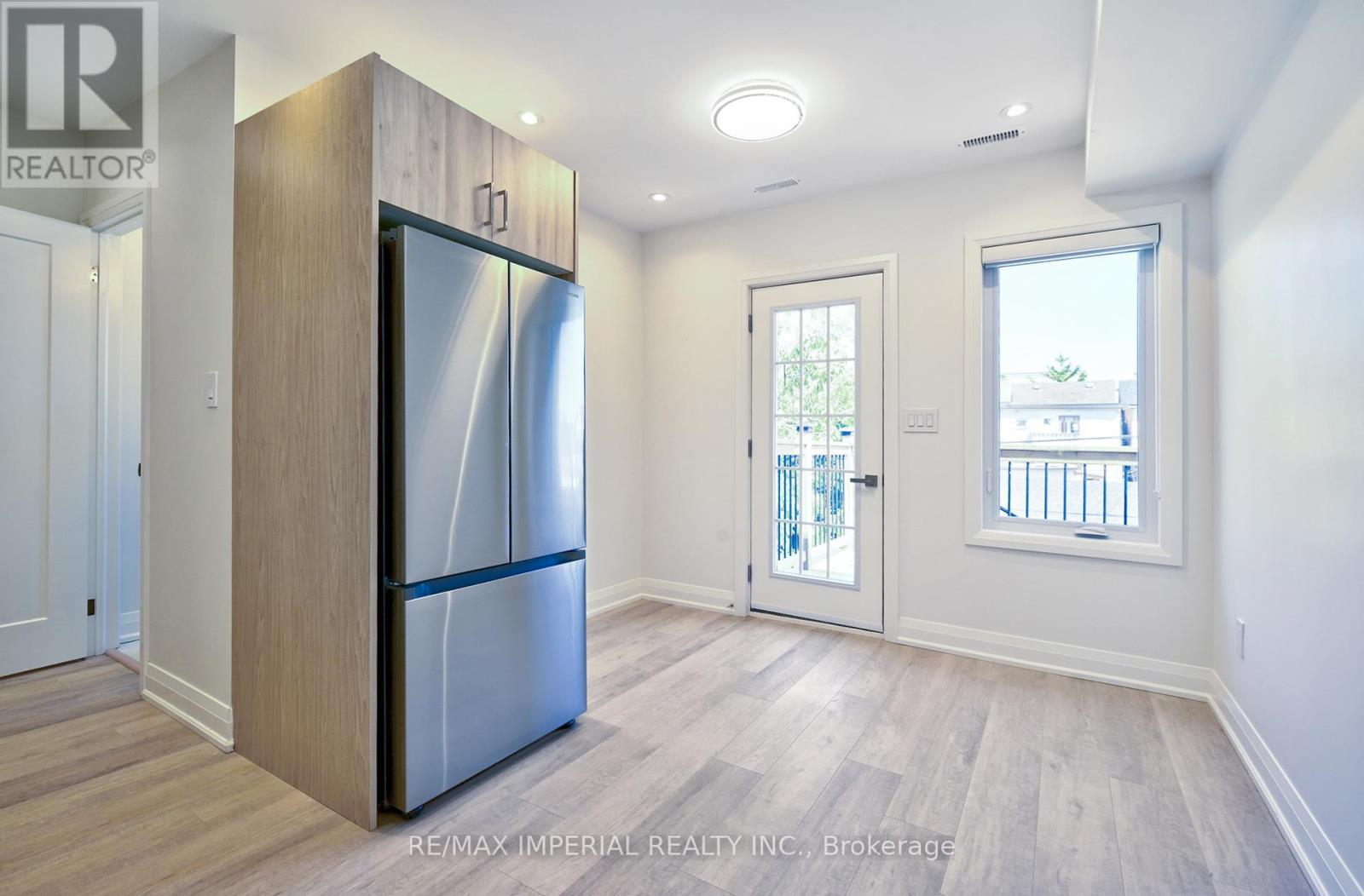 Photo 9 of Upper 449 Margueretta Street, Toronto ON