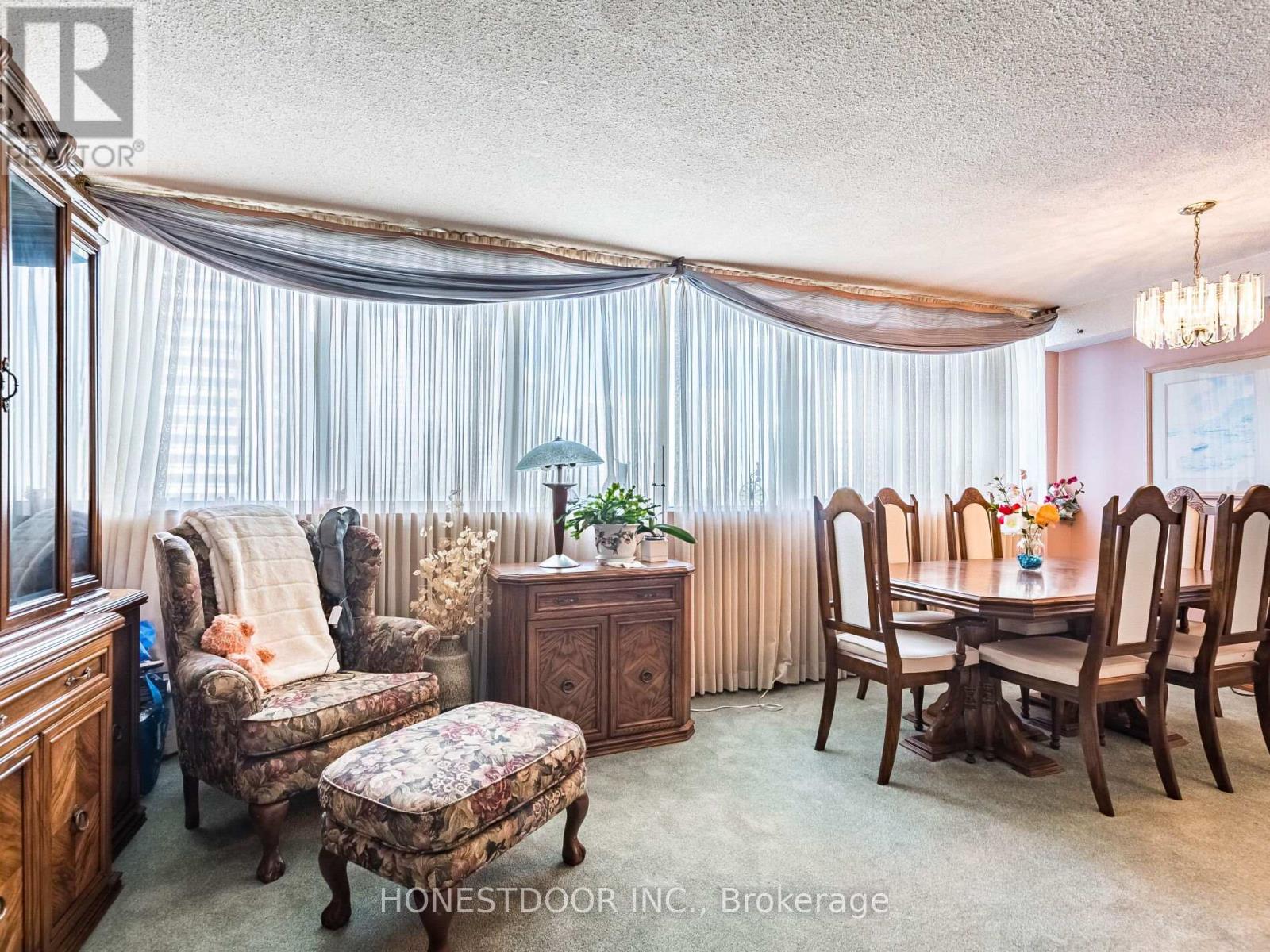 Photo 48 of 808 3590 Kaneff Crescent, Mississauga ON