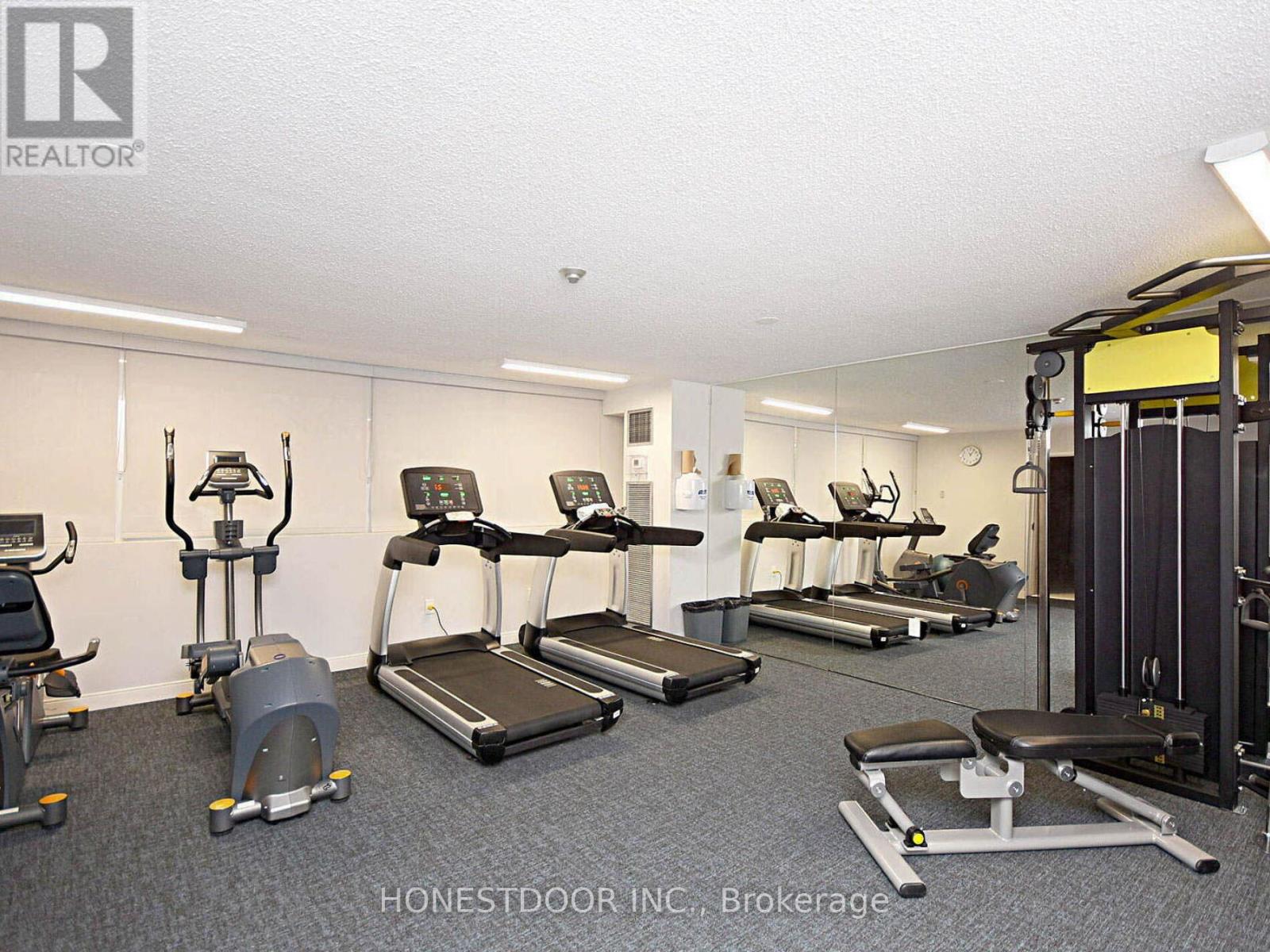 Photo 9 of 808 3590 Kaneff Crescent, Mississauga ON