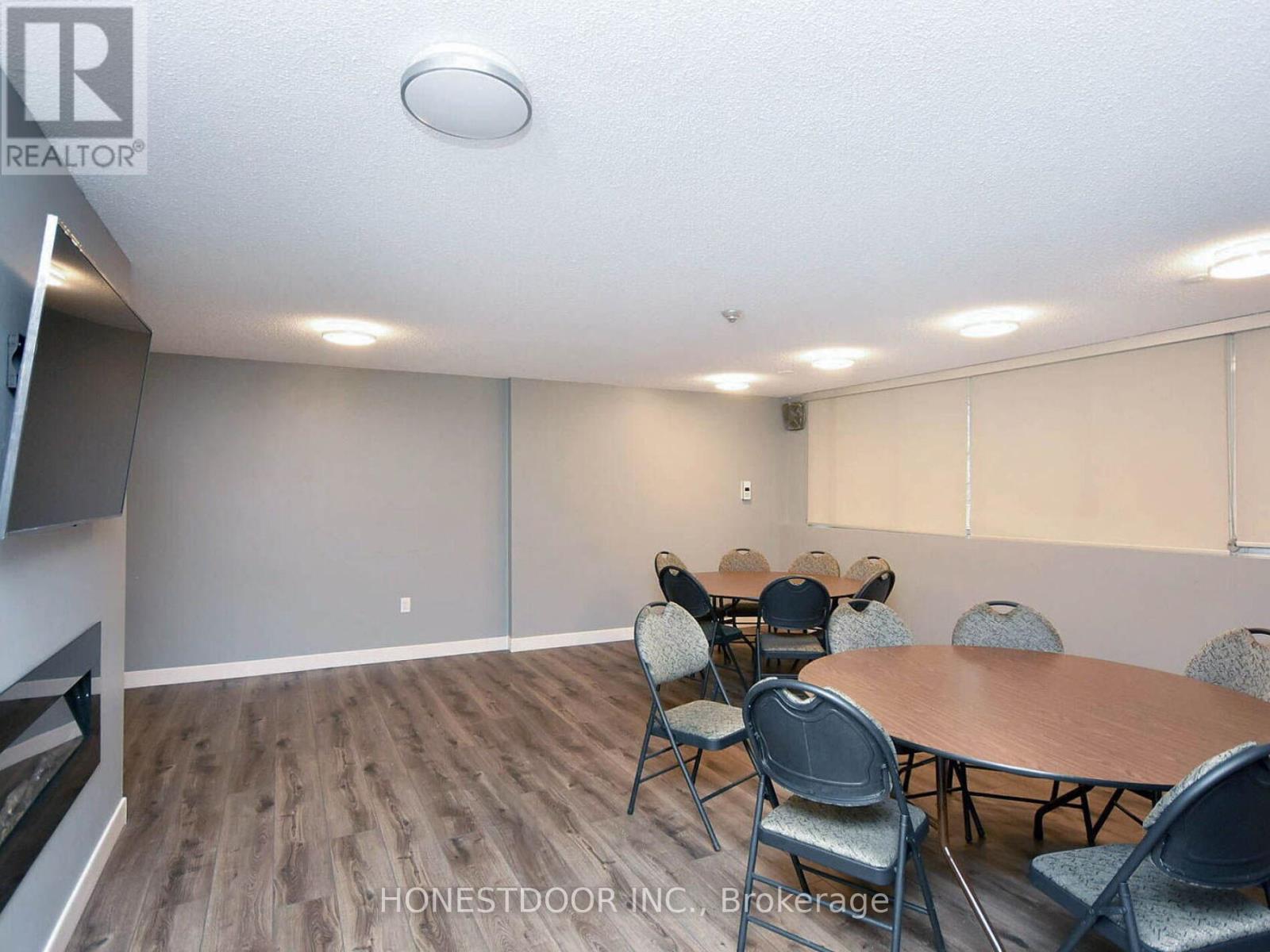 Photo 40 of 808 3590 Kaneff Crescent, Mississauga ON
