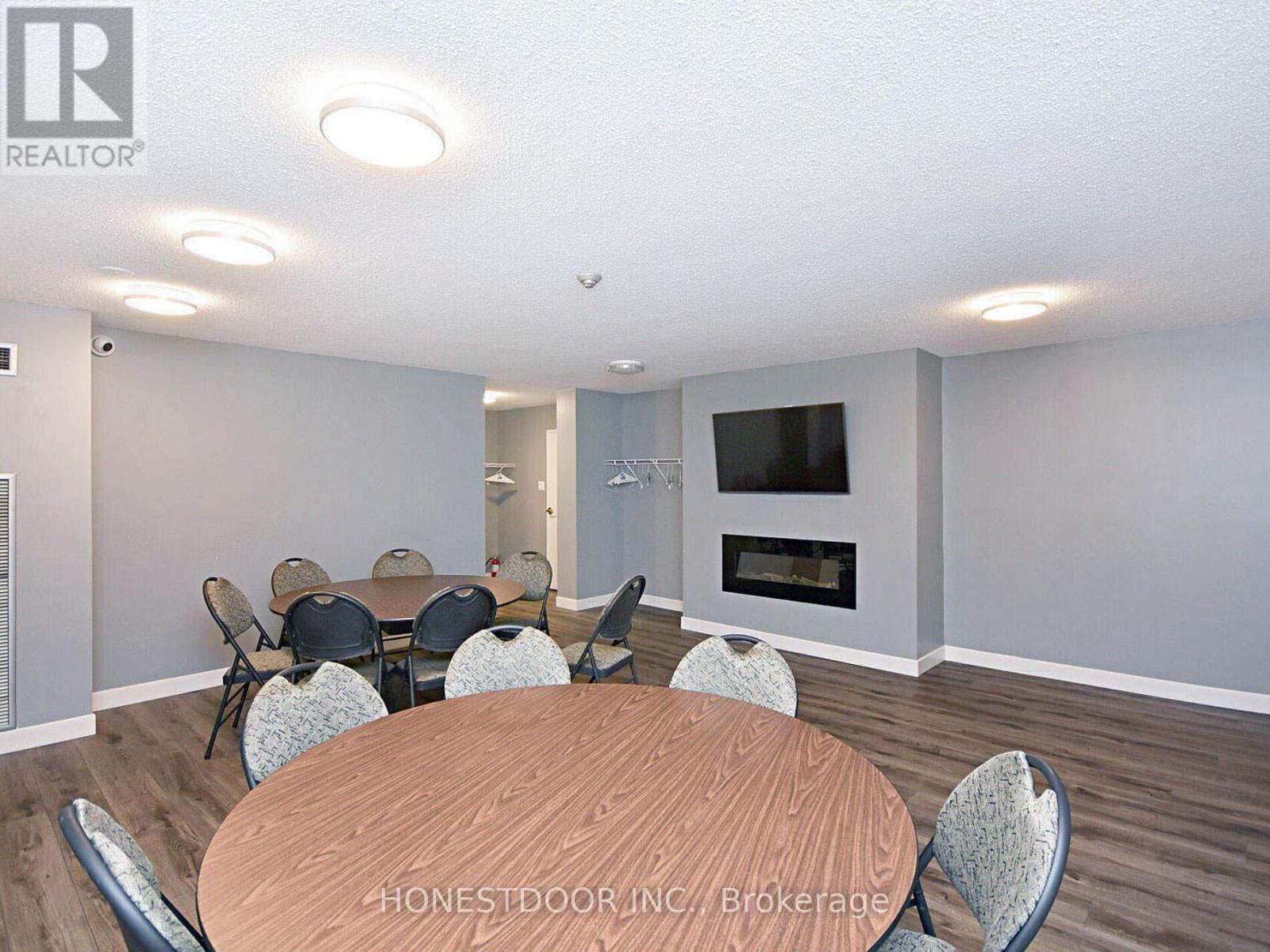 Photo 28 of 808 3590 Kaneff Crescent, Mississauga ON