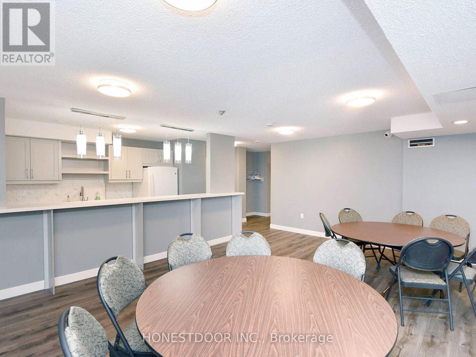 Photo 25 of 808 3590 Kaneff Crescent, Mississauga ON
