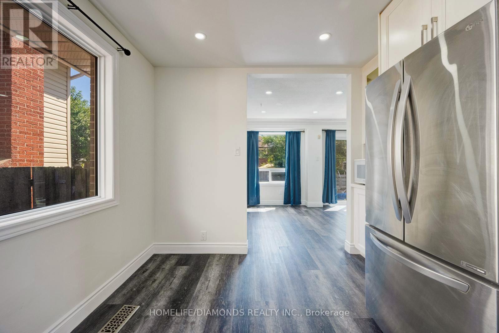 Photo 22 of 370 Hansen Road N, Brampton ON