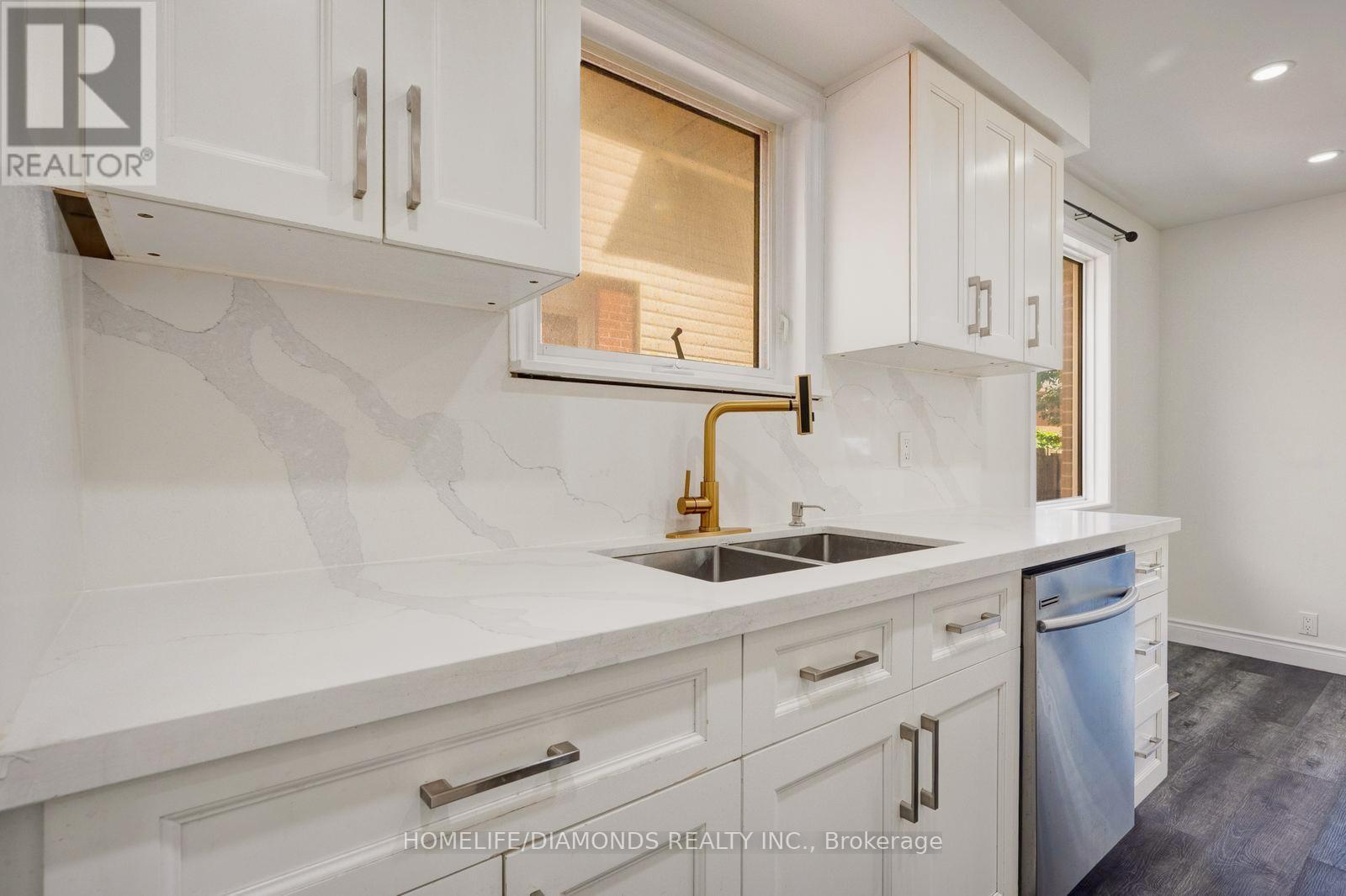 Photo 21 of 370 Hansen Road N, Brampton ON