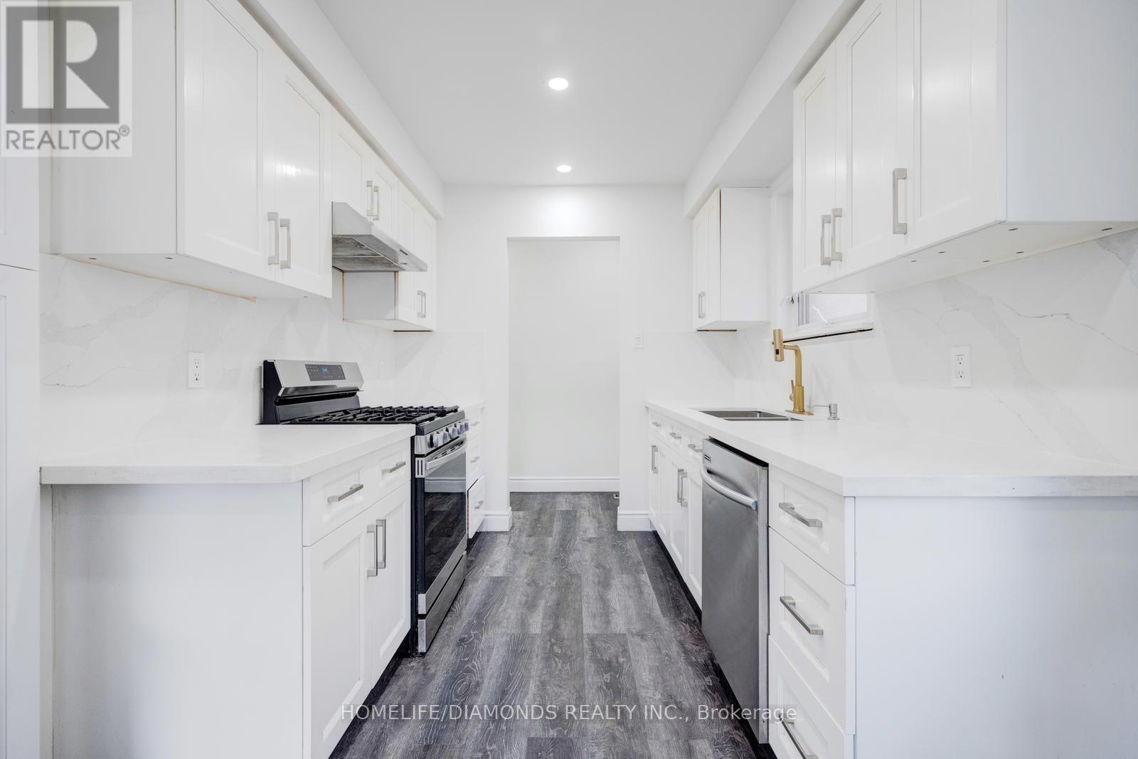 Photo 34 of 370 Hansen Road N, Brampton ON