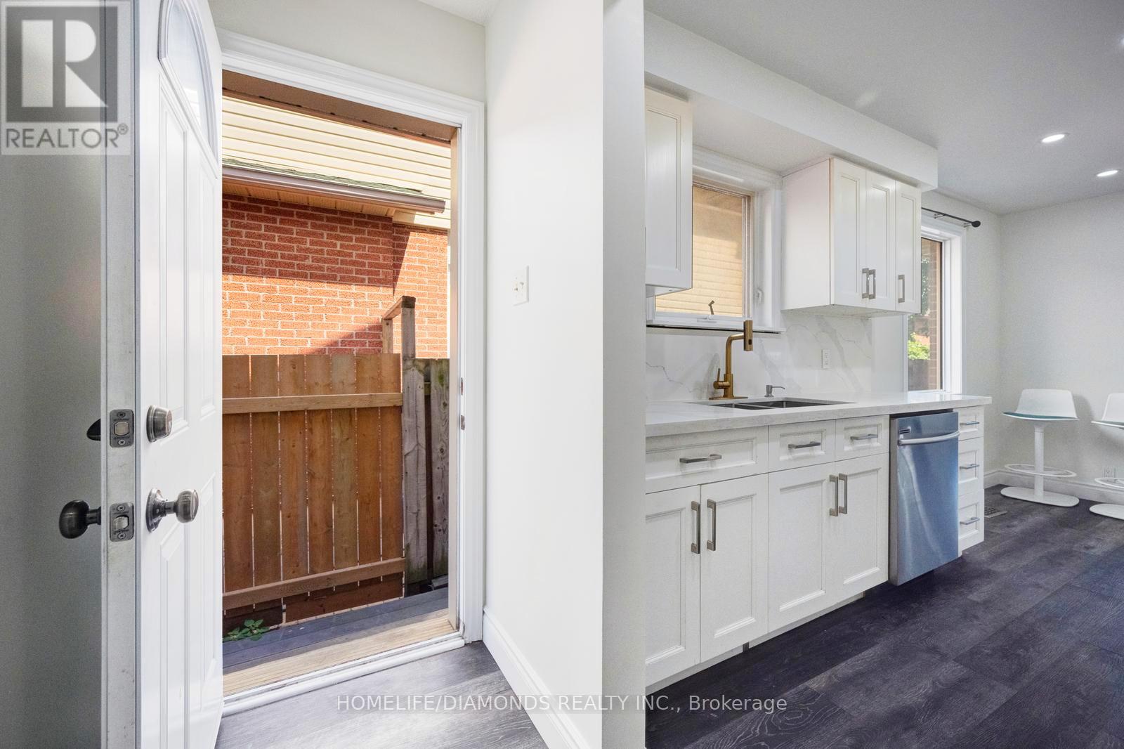 Photo 10 of 370 Hansen Road N, Brampton ON