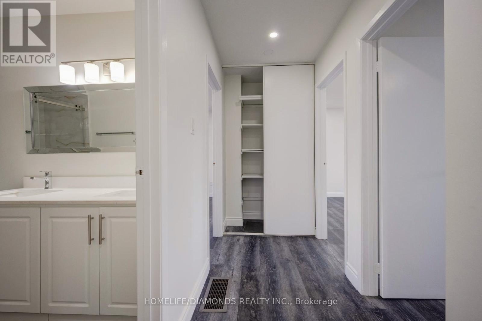 Photo 27 of 370 Hansen Road N, Brampton ON