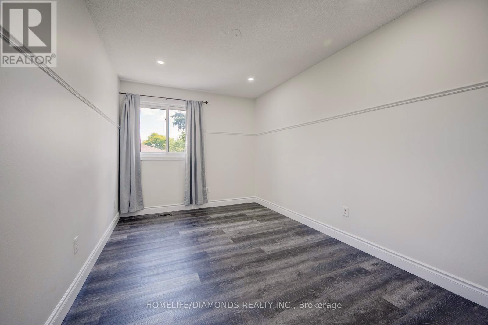 Photo 5 of 370 Hansen Road N, Brampton ON